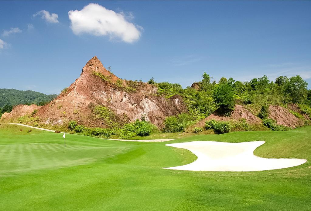 Tinidee Golf Resort Phuket - Sha Extra Plus Kathu Exterior photo